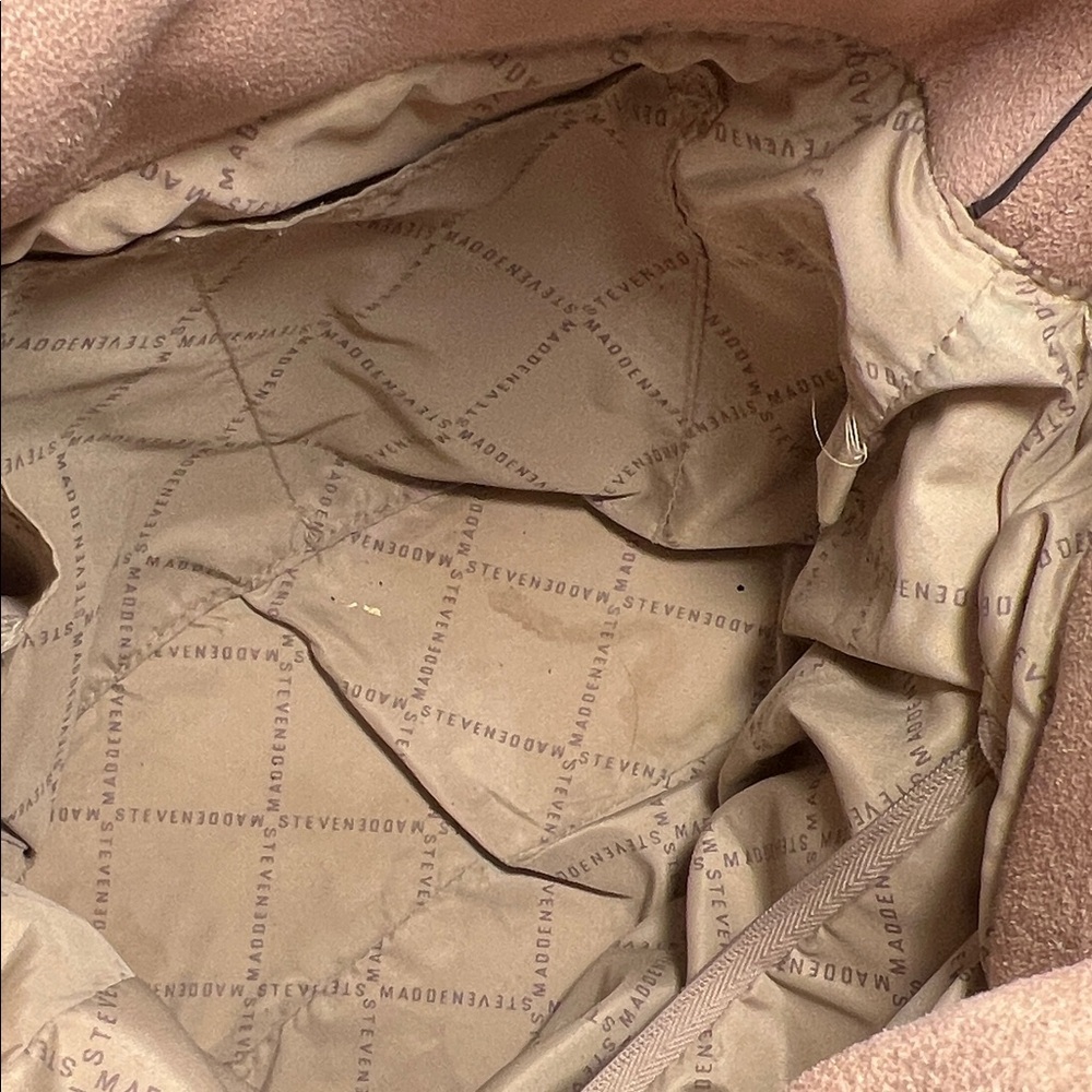 Steve Madden Beige and Blush Bucket Bag - Picture 6 of 6